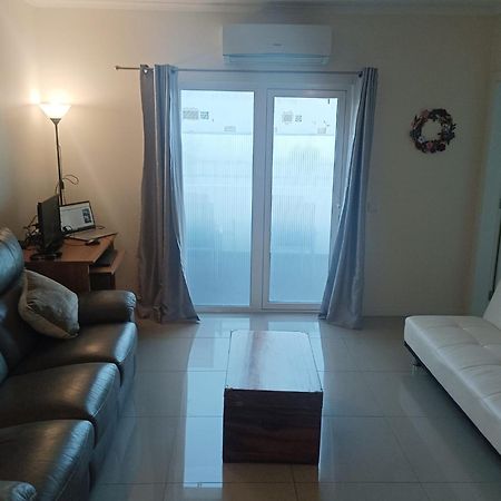 Bay View Modern Apartment อัลบูเฟรา ภายนอก รูปภาพ