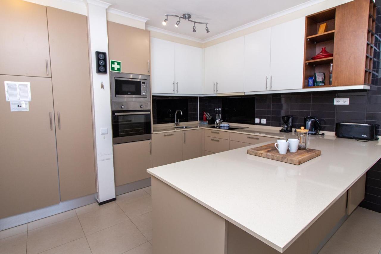 Bay View Modern Apartment อัลบูเฟรา ภายนอก รูปภาพ