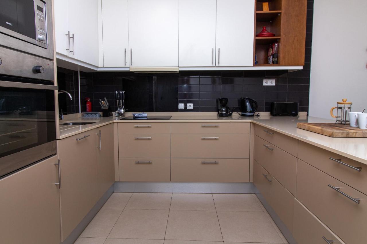 Bay View Modern Apartment อัลบูเฟรา ภายนอก รูปภาพ