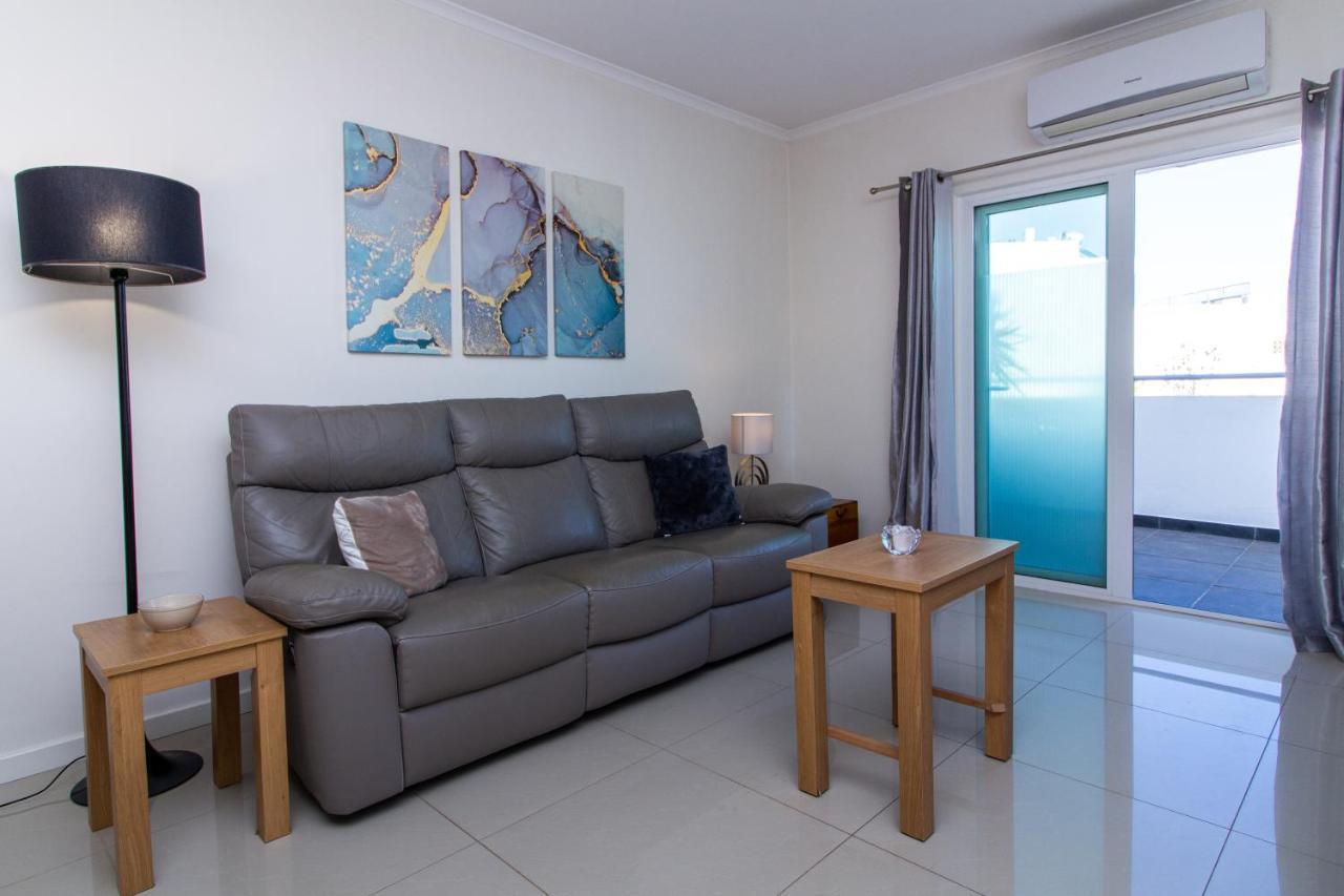 Bay View Modern Apartment อัลบูเฟรา ภายนอก รูปภาพ