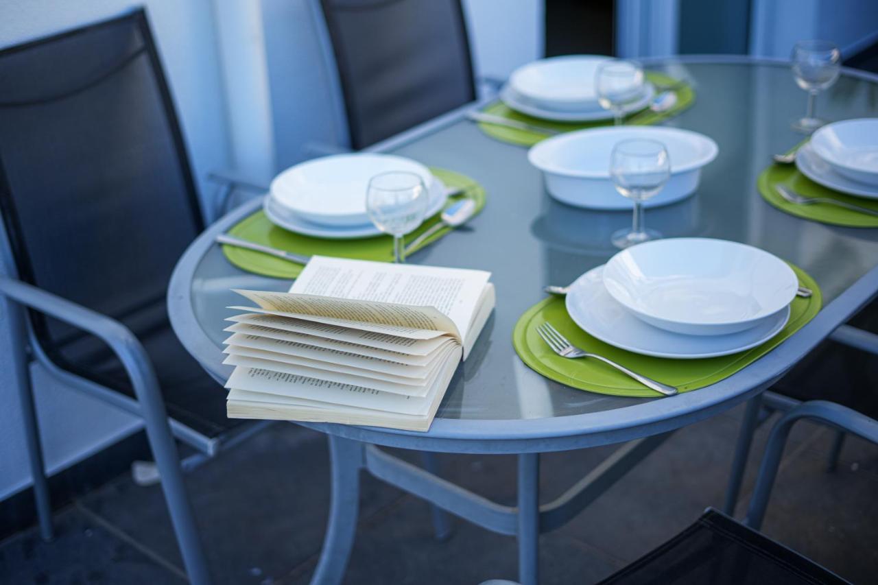 Bay View Modern Apartment อัลบูเฟรา ภายนอก รูปภาพ