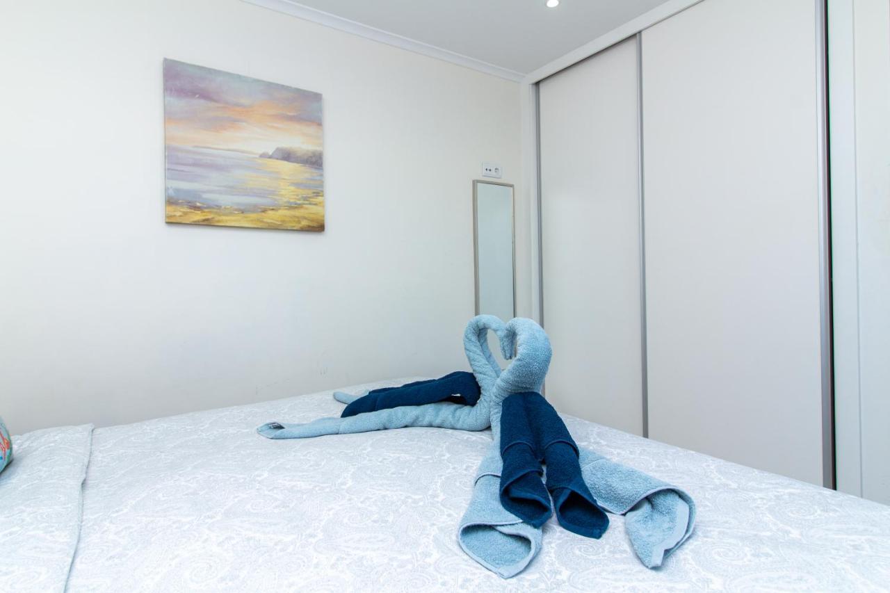 Bay View Modern Apartment อัลบูเฟรา ภายนอก รูปภาพ