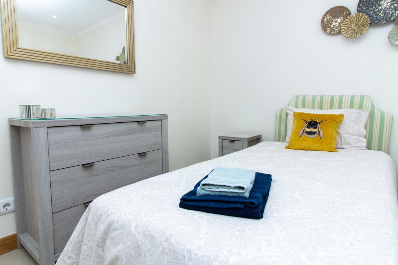Bay View Modern Apartment อัลบูเฟรา ภายนอก รูปภาพ