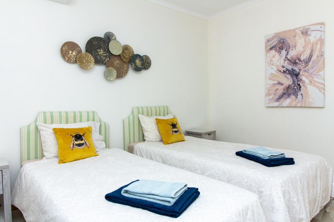 Bay View Modern Apartment อัลบูเฟรา ภายนอก รูปภาพ