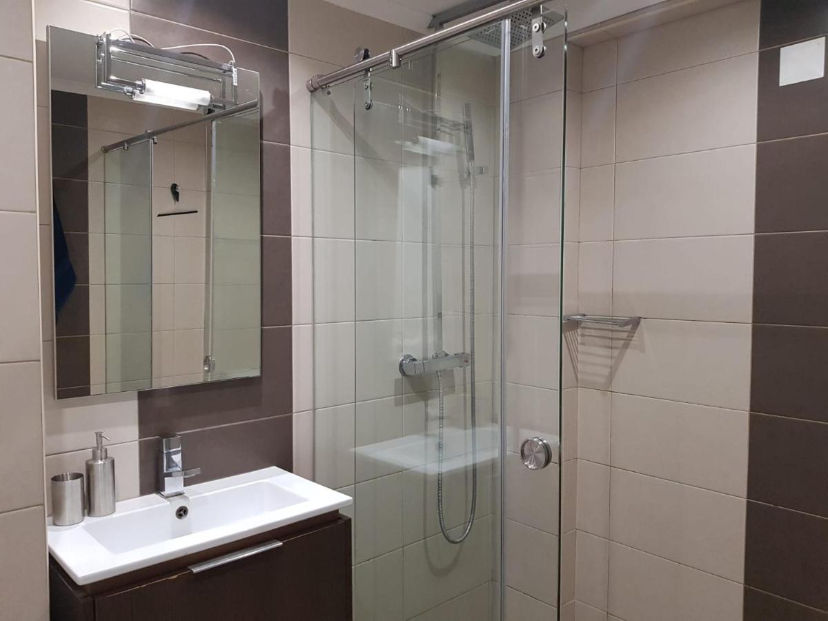 Bay View Modern Apartment อัลบูเฟรา ภายนอก รูปภาพ